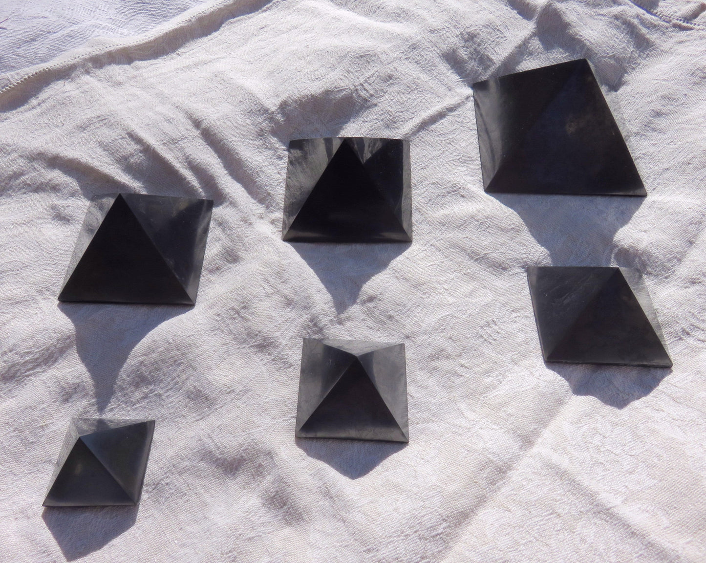 REAL SHUNGITE Pyramids + Cubes for EMF-Protection