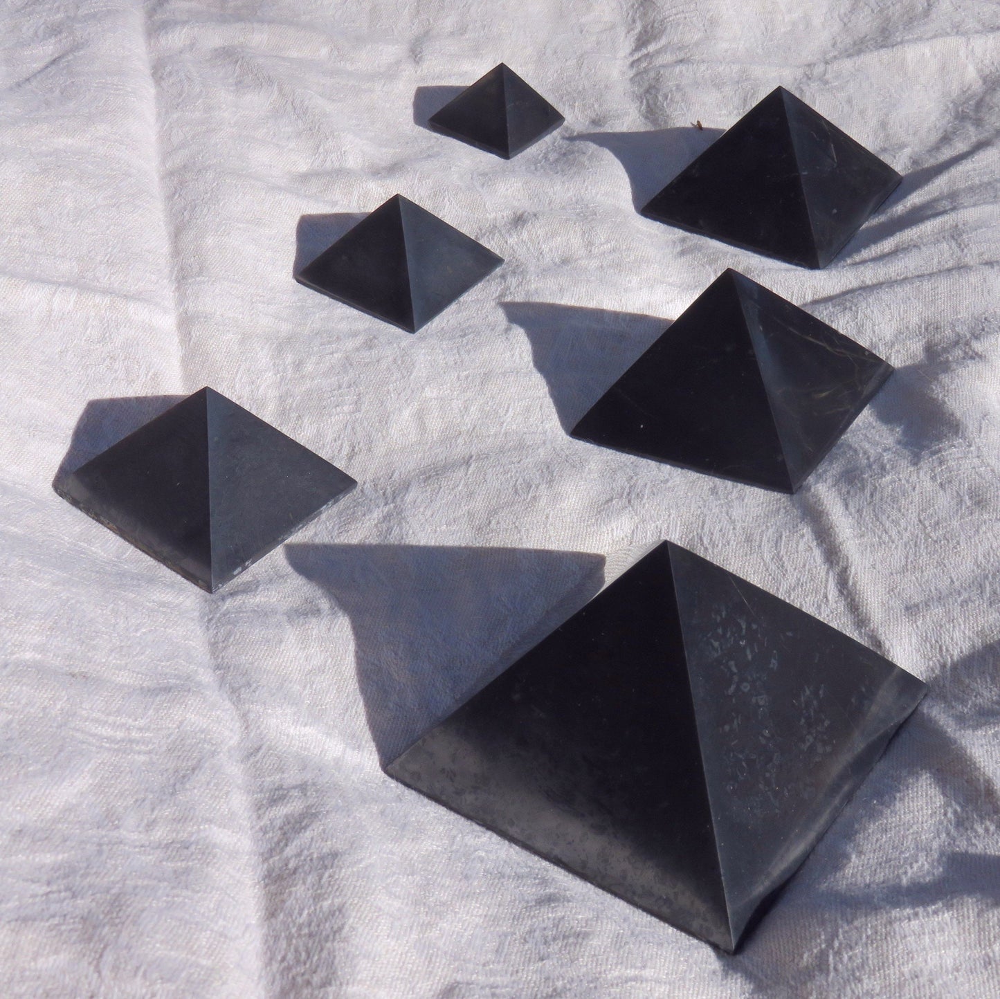 Type II SHUNGITE Pyramids + Cubes for EMF-Protection