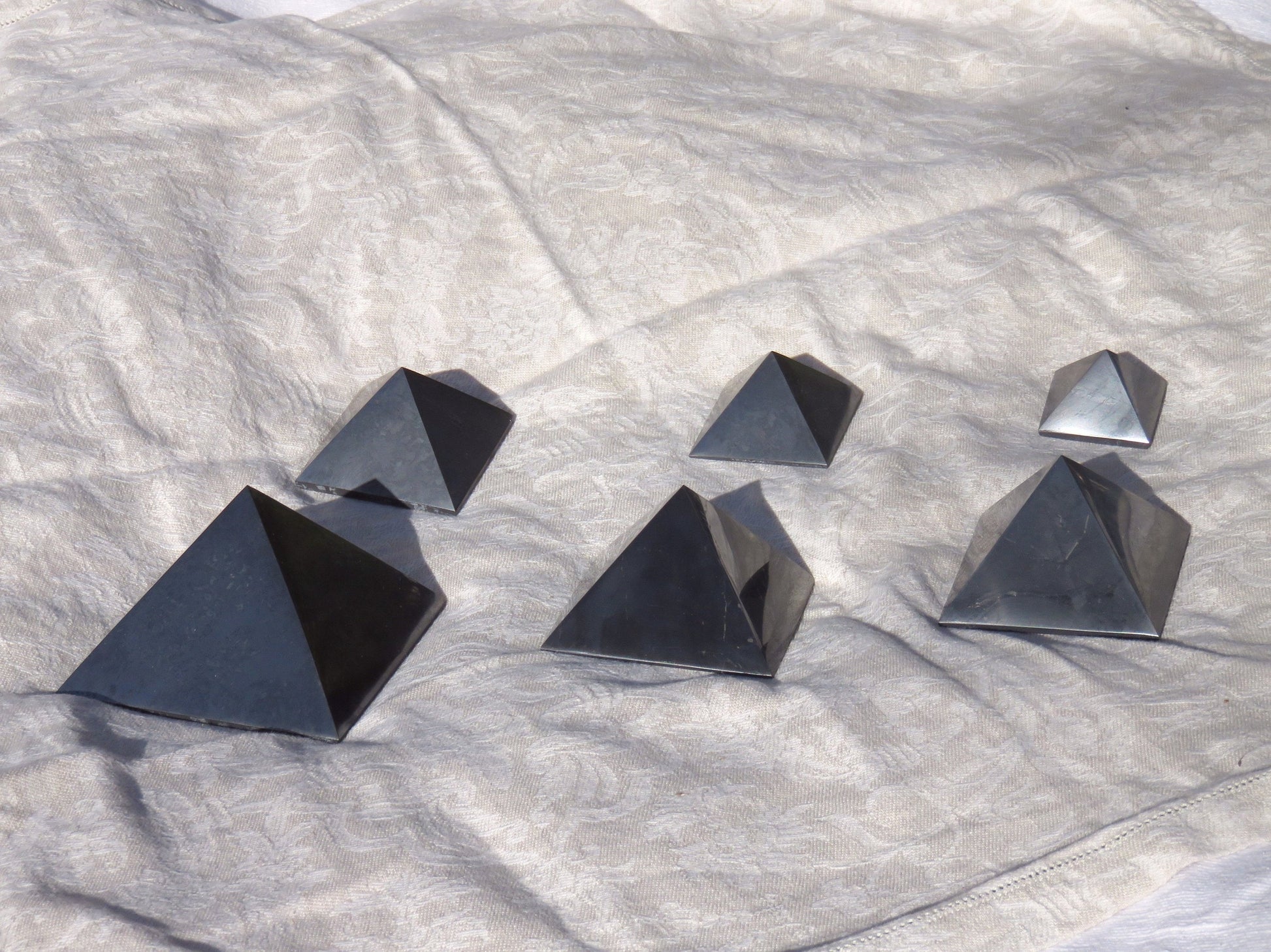 REAL SHUNGITE Pyramids + Cubes for EMF-Protection