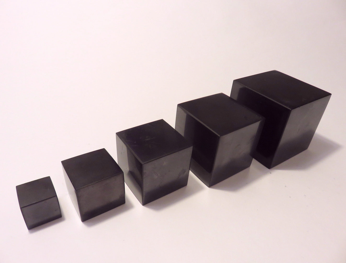 SILVER SHUNGITE Cubes 2 - 10 cm > EMF-Protection