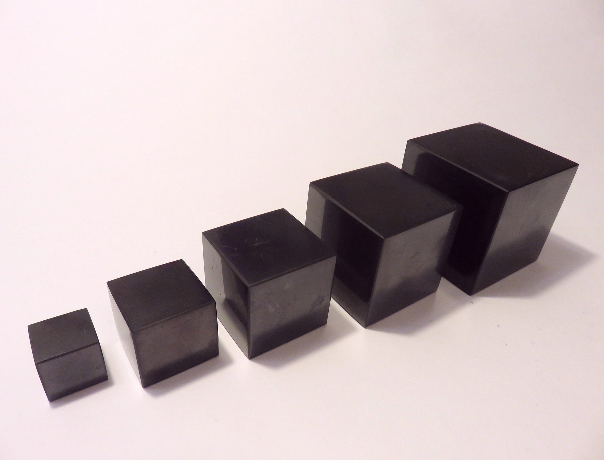 SILVER SHUNGITE Cubes 2 - 10 cm > EMF-Protection