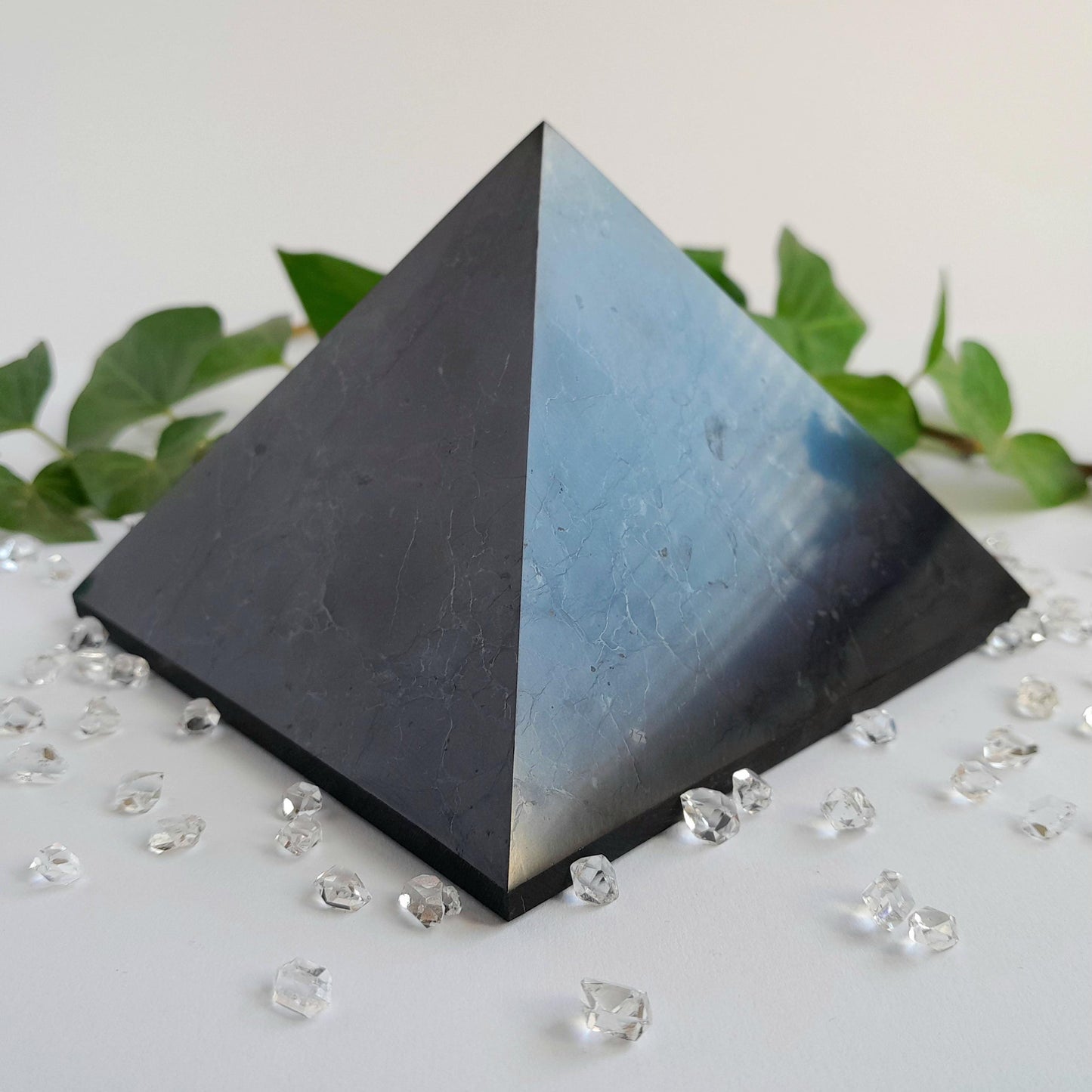 REAL SHUNGITE Pyramids ++ Best Quality ++ for EMF-Protection