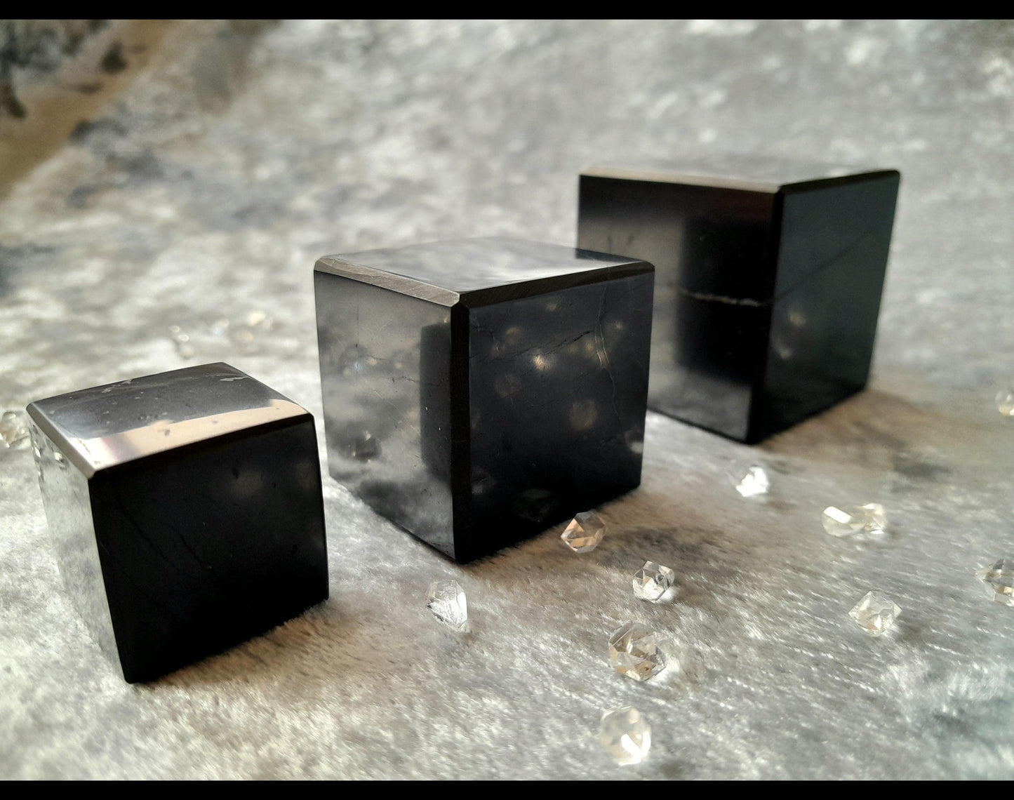 SILVER SHUNGITE Cubes 2 - 10 cm > EMF-Protection